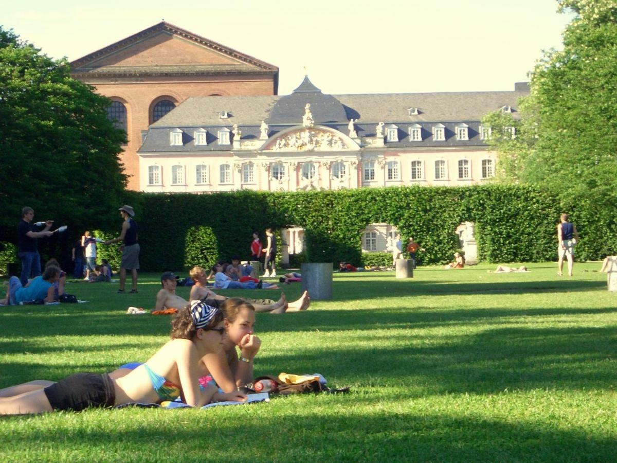 Ferienwohnung An Den Kaiserthermen Tréveris Exterior foto